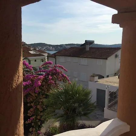 Kartelo Apartment Trogir