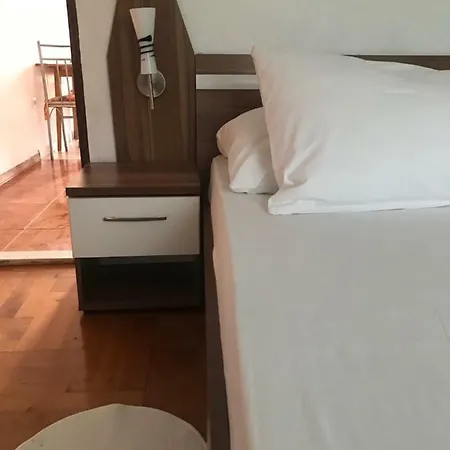 Kartelo Apartment *